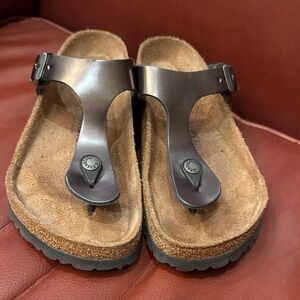 Birkenstock Gizeh metallic pewter Thong Sandals size 6 1/2 - 7 (37)